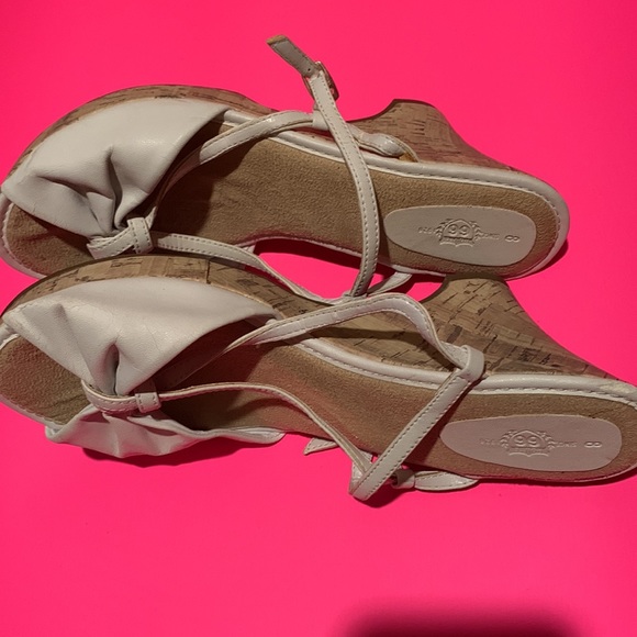 Route 66 size 8 white strappy wedges sandals - Picture 3 of 8